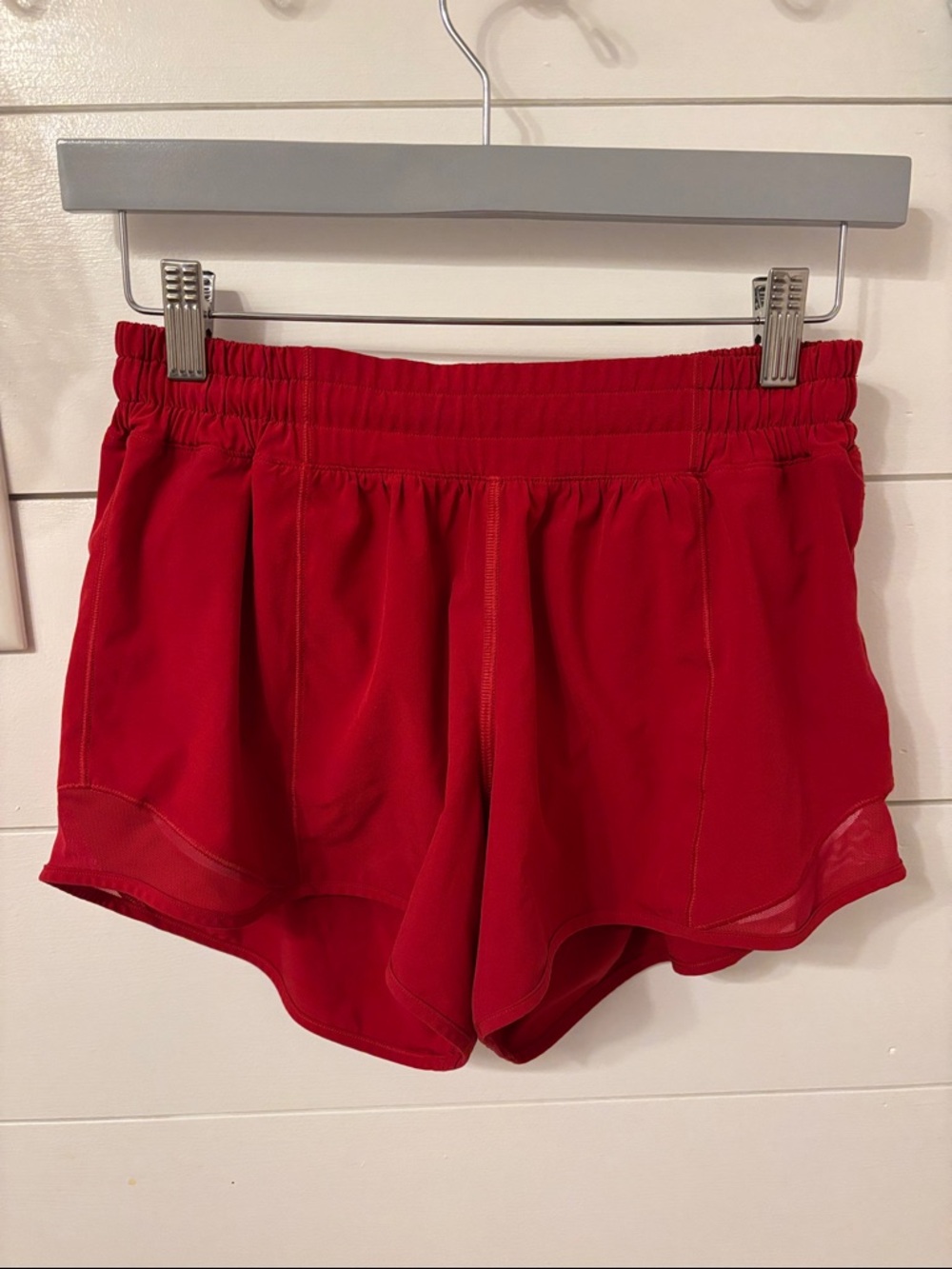 Lululemon hotty hot shorts size 6
